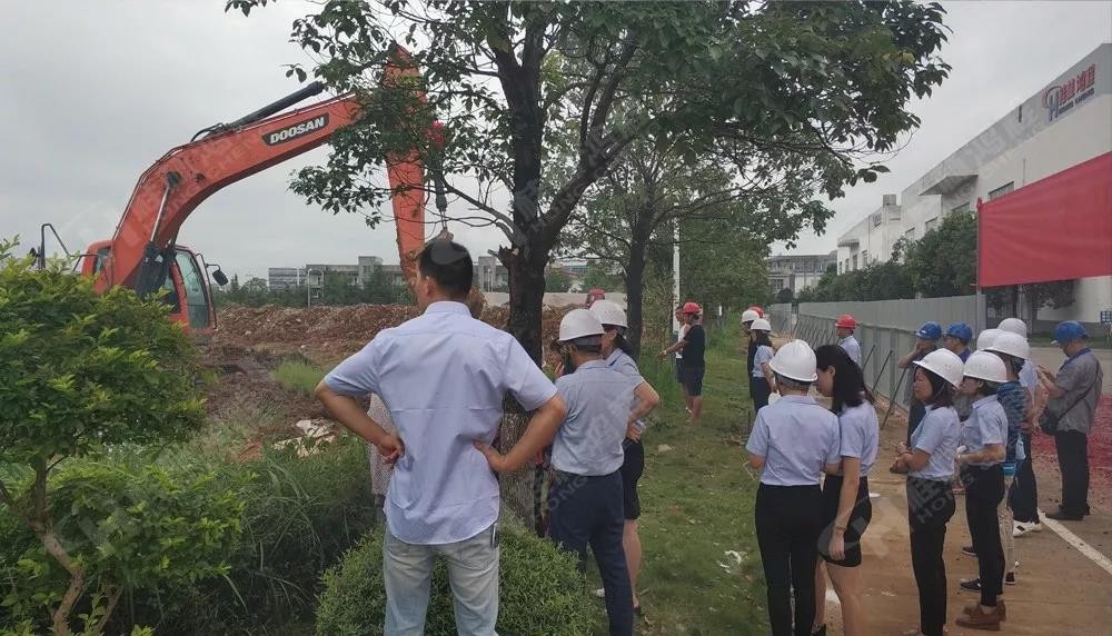 桂林鴻程機(jī)電設(shè)備有限公司廠區(qū)2#生產(chǎn)廠房開工大吉! 桂林鴻程機(jī)電設(shè)備有限公司廠區(qū)2#生產(chǎn)廠房開工大吉!