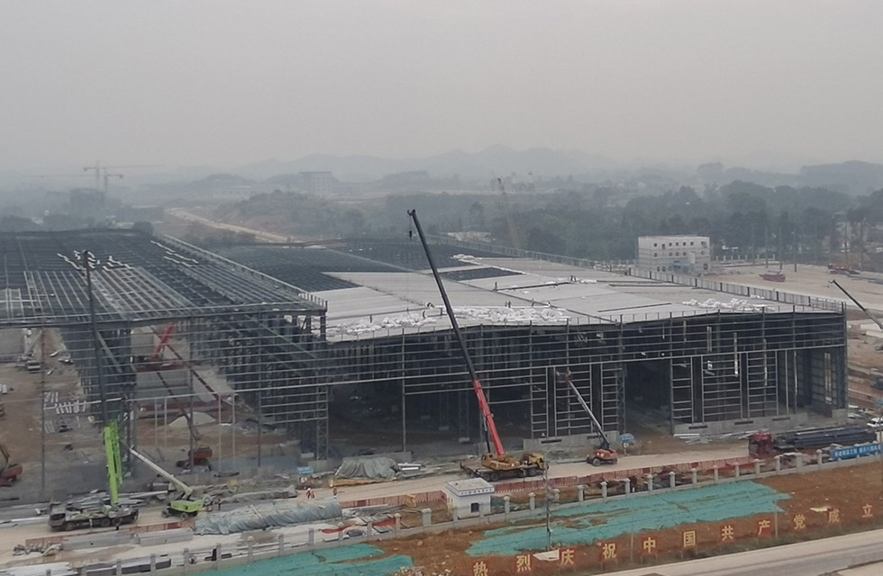 桂林鴻程礦山投資兩江寶山工程進度，2022年1月4日桂林鴻程礦山機械寶山工業園車間封頂大吉。